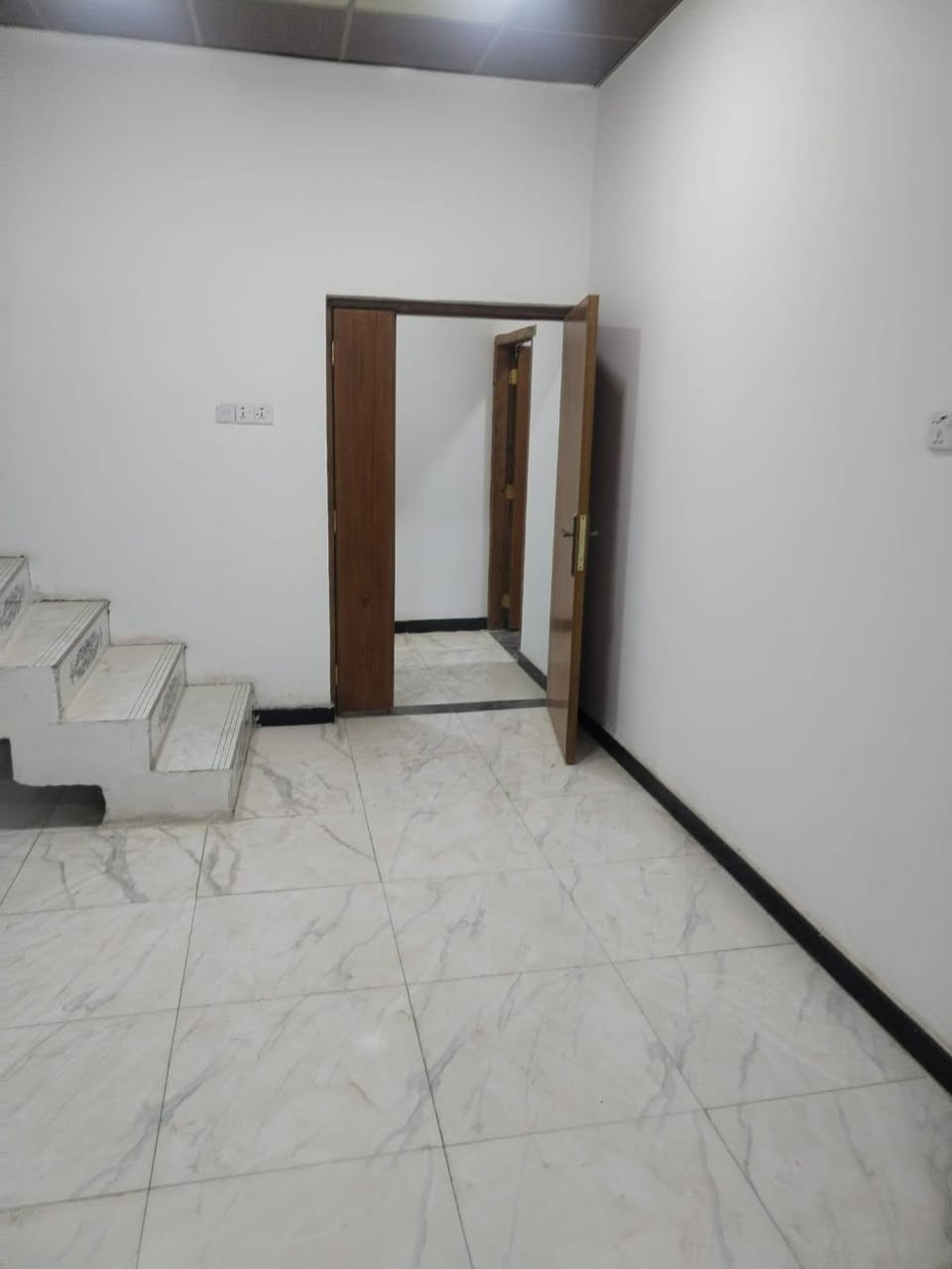 السلام عليكم بيت البيع التنومه منطقه الصالحيه قريب على شارع الغدير مساحه البيت ٢٠٠ استفسار اتصل على هذا الرقم *********** @إشارة
