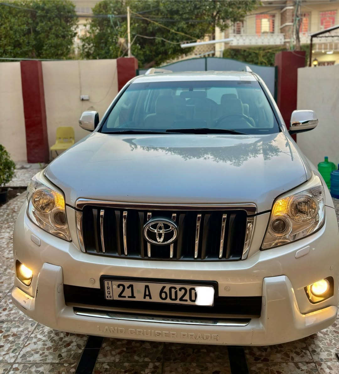 برادو  2010 محرك 4 سلندر  رقم مميز سليمانية سنوية وهزة وفحص كله جديد اب اسمي تحويل او وكالة اي وقت حاضر 
السيارة على ايد وحدة من الزيرو وحالين ماشية 214 الف كيلو حقيقي استخدام كلش نضيف داخلهة وغرفته نضافة 100% محرك كير صيانة كله بل شركة وكلة اصلي تخم تاير دنلوب جديد السيارة بلنسبة لمواصفات 4 سلندر فول كتلوكات وسويجات اثنين 

السيارة بيهة صبغ بين الباب والجاملغ على كد شبر اب شبر وبل هلال الخلفي صبغ اثر شخوط مال باب البيت 

الموقع بغداد الكرخ حي الخظراء 

نقد فقط بدون مراوس اعتذر 

السعر 205 ورقة 

الاتصال على ***********
