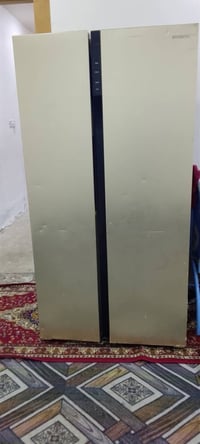 ثلاجه البيع تشتغل بس ماتبرد ليش معرف 07768547842 الاتصال فقط سعر 100 ب...