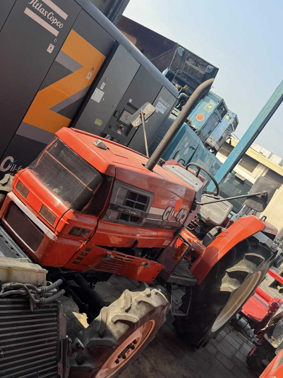 الهم صلي على محمد وعلى آل محمد  
خير الناس من نفع الناس  
كابوته حجم 40 
4سلندر جديده ياباني 
فورويل 
مع رفاس 
تخم تاير جديد 
 السعر 85 ورقه 
مكانه النجف الاشرف شارع المطار 
الاستفسار ***********
