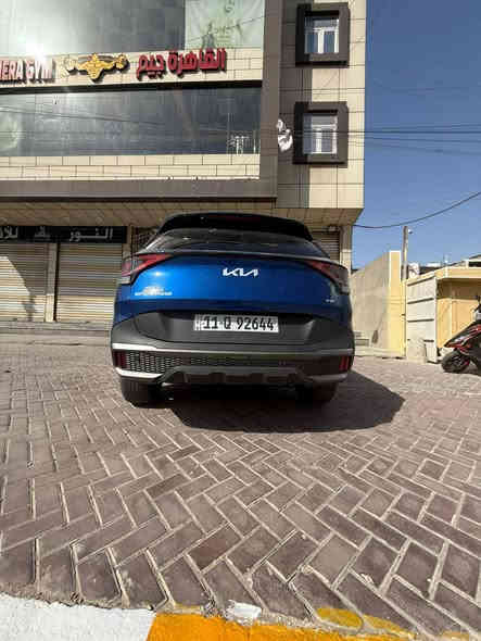 سلام عليكم كيا سبورتج موديل 23 لون أزرق جيوتي
_ ضرر السيارة واضح بالمنشور داعمية وماصده فقط والجاملغ بارد بدون ايرباك تبديل دعامية وبنيد بي عكفه انصبغ ربعه فقط السيارة ليبل واحد بدون تبديل واني رقمته وتصليح درجة اولى 

_ فئة اكس لاين
_ المواصفات 
بانوراما على طول السقف 
بصمة
كشنات جلد 
شاشة متصلة
صندوق كهرباء 
شحن وايرليس ومنافذ شحن 
رادار امامي وجانبي 
حساسات 
كرسي سائق كهرباء والكراسي الامامية تدفئة 
هاند بريك دكمة
ترحيب عند الاقتراب وبصمة دخول ذكي 
تشغيل عن بعد
انظمة قيادة ( سبورت ، نورمال، سمارت) 
قطعتين تبريد 
فور ويل 
قيادة ذاتية ( تحديد مسار وتحديد سرعة) 
توقف ذاتي 
شاشة لمس متغيرة للتحكم بالميديا والتبريد 
تحكمات فول بالستيرن وبعد بيه مواصفات 
سيارة ماشية 27 الف وليس ميل رقم بغداد بسمي 
سعره 230 وبيه مجال 
للتصال *********** بي واتس اب
