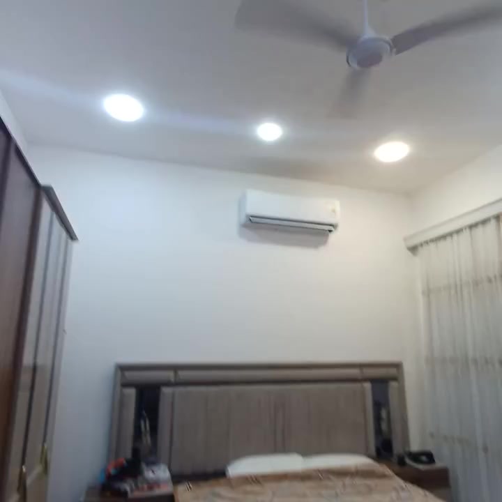 بيت في منطقه الحقوقيين مجاو،  ر دور مجلس محافضه ميسان طابو 200متر بناء حديث حتى اذا مراوس بام غربه ***********
