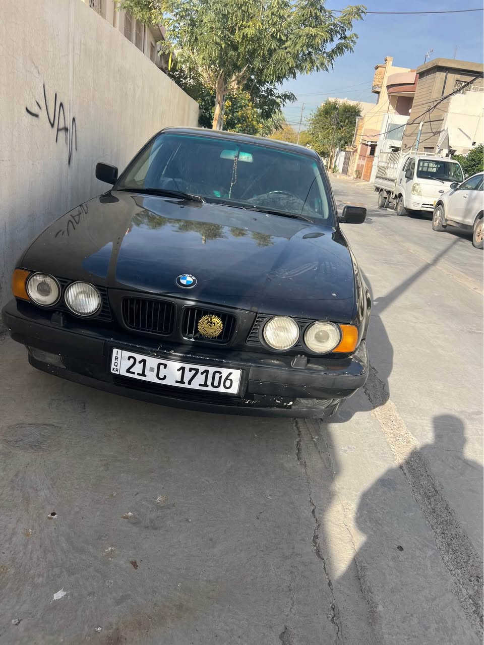 موديل1991 
فوال مواسفات بس موا سقف سلايت 
4 جامات كاهربائي 
گير اوتوا ماتيكه 
بدون سبوغ 
گير مكين باله شارت
*********** كركوك, العراق
