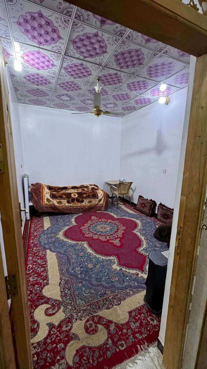 موقع مميز ملحق قرية الغدير
دار للبيع
 شارع سيد صالح قريب  شارع الصب وشارع كربلاء
بيت بناء جديد 
⚘️⚘️⚘️⚘️⚘️⚘️⚘️⚘️⚘️⚘️⚘️⚘️
تفاصيل الدار..
المساحة 100 متر طابقين مربع
يحتوي على ..
4 غرف نوم 
استقبال ومطبخ كبير 
4 صحيات 
منور عدد 2
صاله عدد 2
🍀🍀🍀🍀🍀🍀🍀🍀🍀🍀🍀
تفاصيل البناء ..
اساس صب + تجعيب 
بناء طابوك 
سيراميك هندي 
ارضية بورسلين درجة اولى 
حدادية درجة اولى ثقيل 
السكف للطابقين صب مركزي 
سقوف ثانوية 
......................................................

السعر مناسب جدا جدا  
للاتصال  ***********

