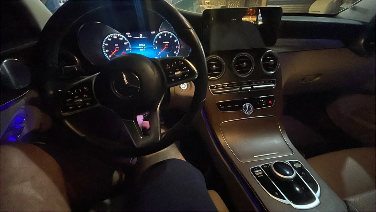 C300. موديل 2021 حلوه ونضيفه حادثه موجود بصور
السعر 270 
***********
