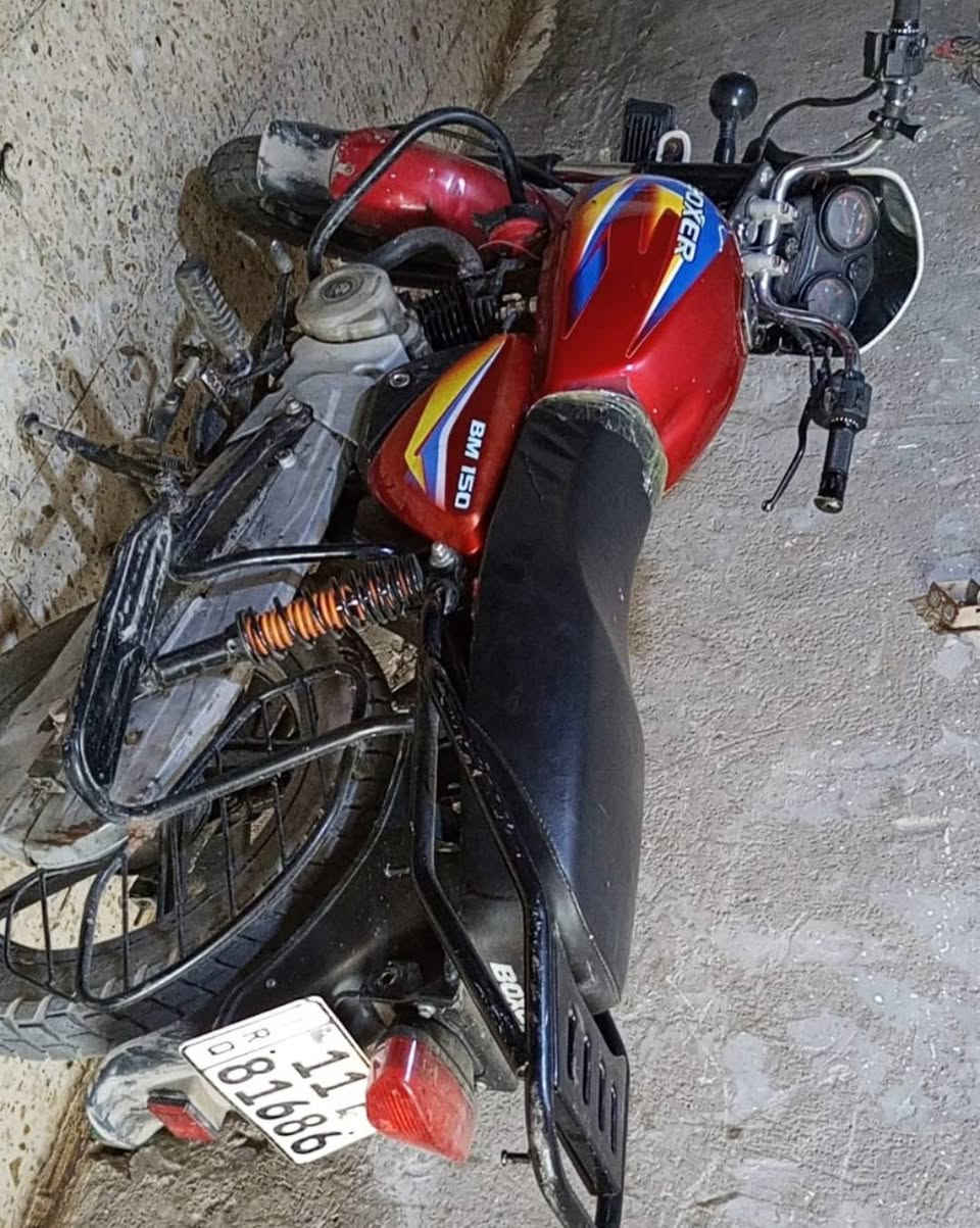 دراجه بوكسر ٢٠٢٠ محرك
 بلادي تايرات جديده سنويه بسمي العنوان بغداد الشعب حي البساتين السعر١٣٠٠ بيه مجال قليل ***********
