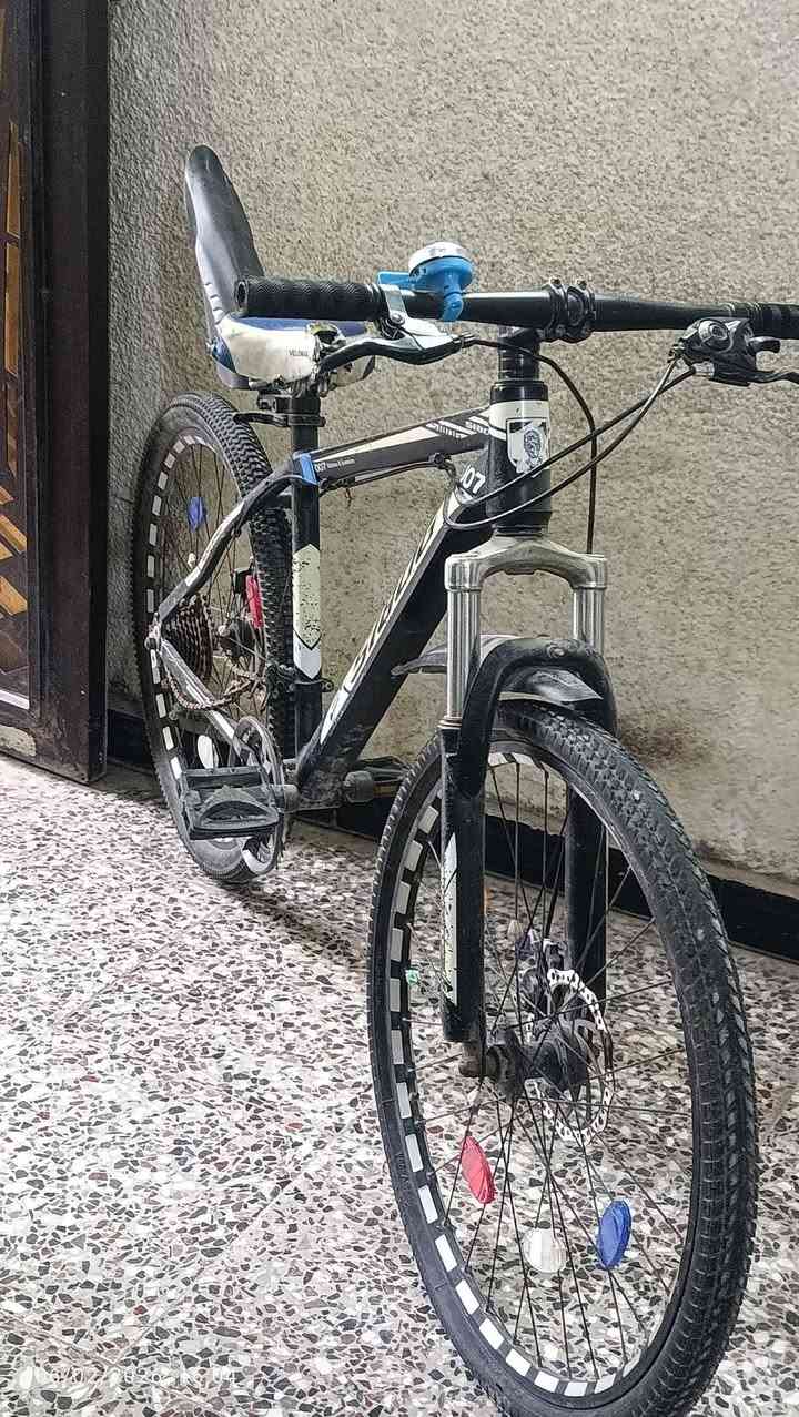 بايسكل للبيع بي نقص عگرب فقط
السعر 50 وبي مجال


**إذا كنت صاحب هذا الإعلان وتريد حذفه لأي سبب، رجاءا أرسل رسالة إلى الدعم الفني**