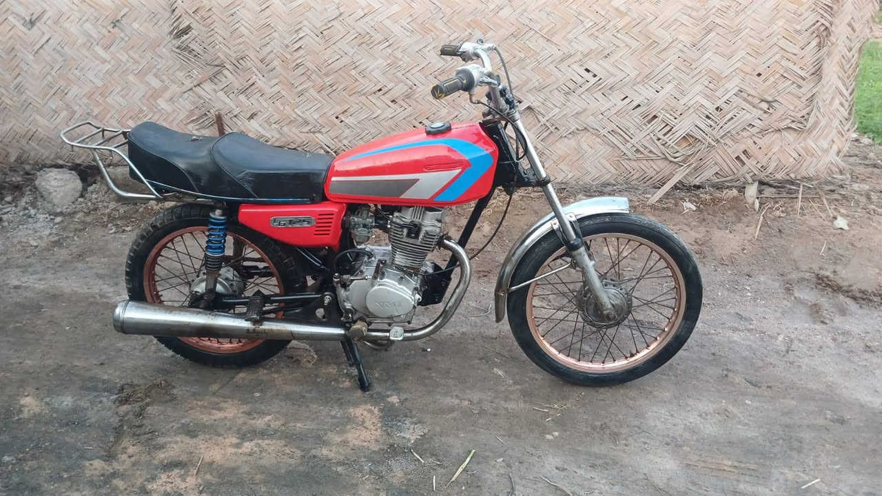 سلام عليكم البيع دراجه نامه دوات مكفول من سرقه  مكنه ناعه    سعر ٣٠٠   مكاني ابو خصيب باب طويل  رقم الهاف  ***********
