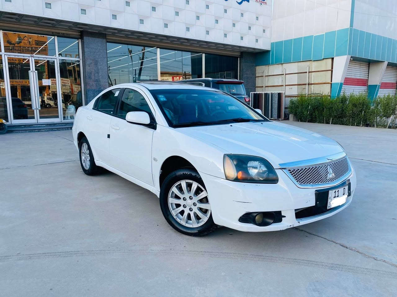 سلام عليكم...                                            كلند 2011 خليجي حره سعر 110                  رقم بغداد فول موصفات على وضع الشركة.      تخم تاير جديد باتري جديد كير محرك صدر مكفول صبغ جملغ خلفي وشبر باب خلفي أثر شخط تواصل وتساب فقط *********** مكانه بغداد بلديات
