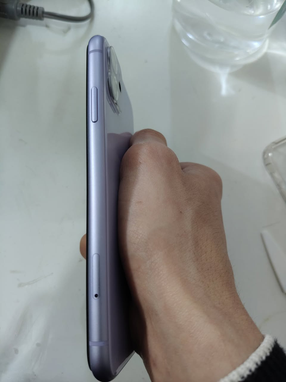 📱 للبيع Apple iPhone 11 – نظيف جداً 🔥  
128GB | لون بنفسجي مميز  

✔️ الجهاز نظيف جداً استخدام شخصي  
✔️ شاشة أصلية + True Tone موجود  
✔️ Face ID شغال 100%  
✔️ الكاميرات صافية جداً بدون مشاكل  

🔋 البطارية 75% (يعمل بشكل طبيعي)  

📦 ويا شاحن  

💰 السعر: 240,000 دينار  
📉 قابل للتفاوض للجادين فقط  

📍 الجهاز جاهز للفحص بأي وقت  

📞 للتواصل: ***********
