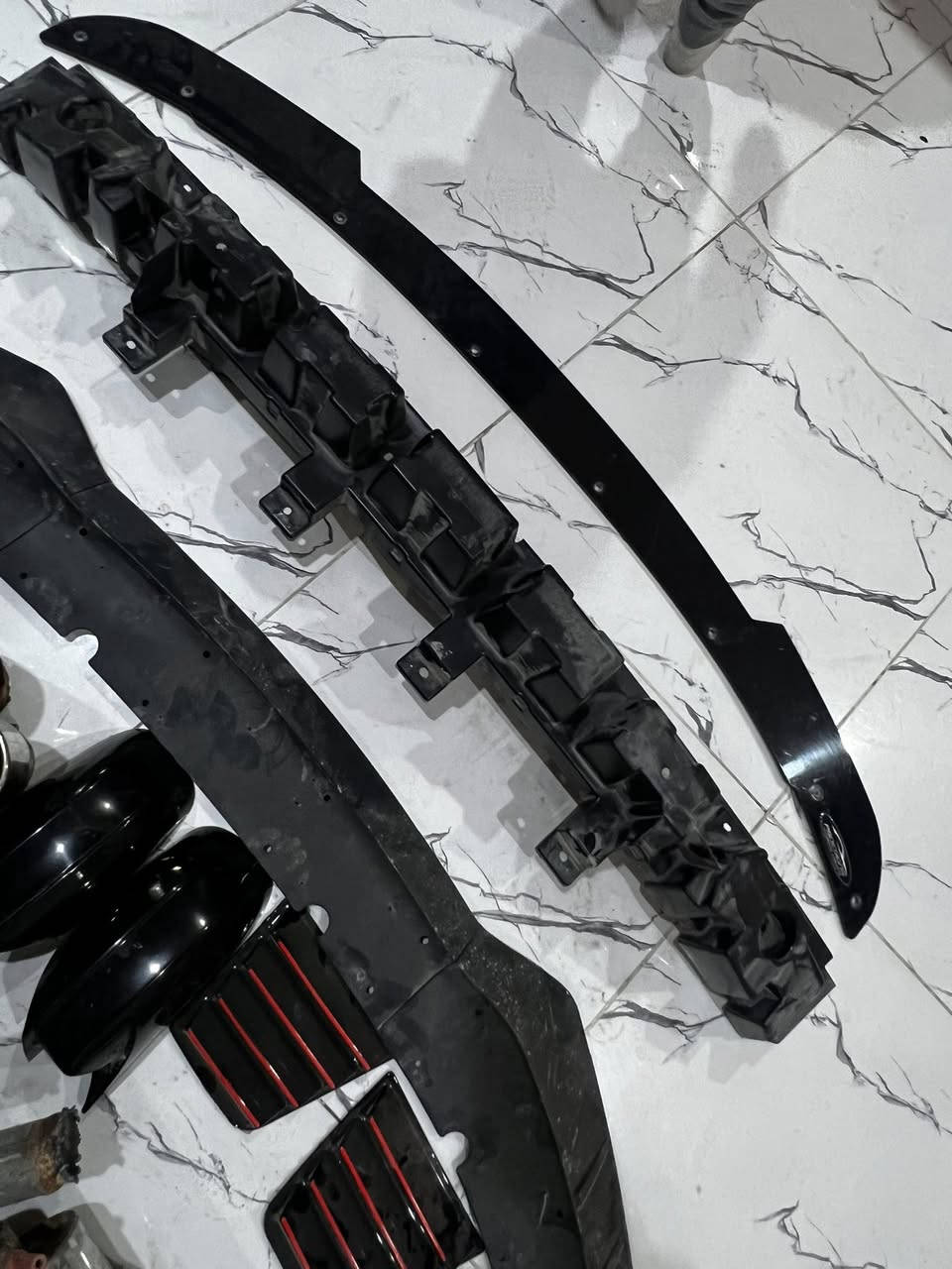 غراض جارجر2017 للبيع قيم وخذ ***********
دبات صوت 3.6 ريمونت مع نيكل كزوز

بنله. جارجر 

لحية جارجر 

مري داخلي 

اضافه جناح

غلاف مرايه جانبية 

مثلث جامه خلفية 

تحكم تبريد
