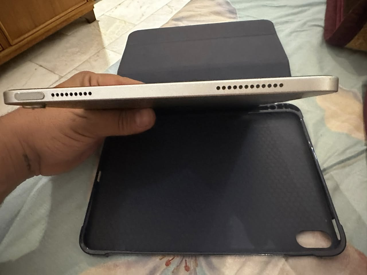 ipad10
جديد كلش استخدام قليل
ذاكرة 64
ملحقات كاملة 
شاحنة 
كڤر
والباكيت 
السعر 350 بي مجال بسيط
واتساب ***********
