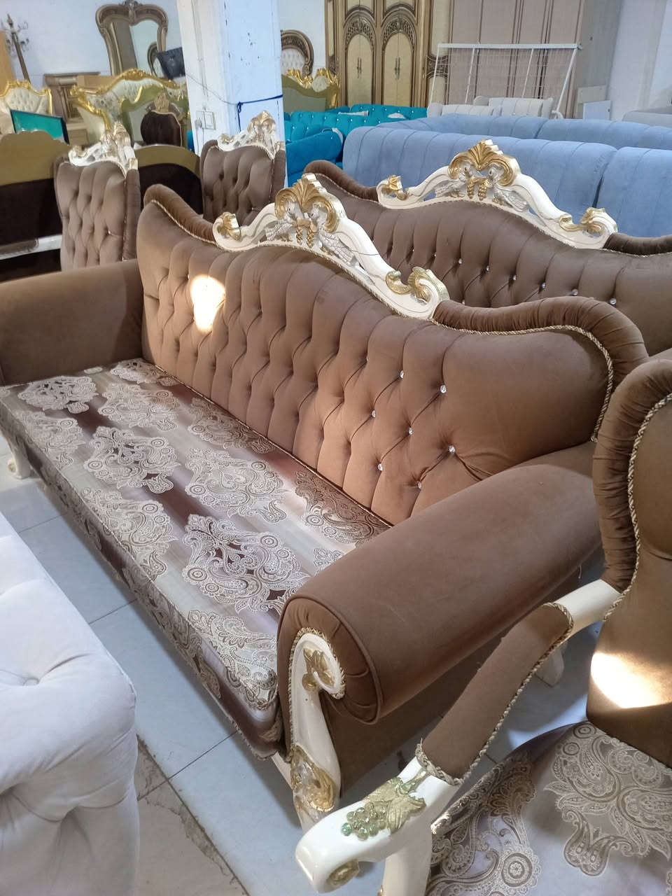 أنواع الأثاث المستعمل والجديد مجمع سيد حيدر الصافي عنوان جديد نهايه شارع ٣٠ قرب دوريه نجده تلفون *********** مجمع الزهراء عليها السلام
