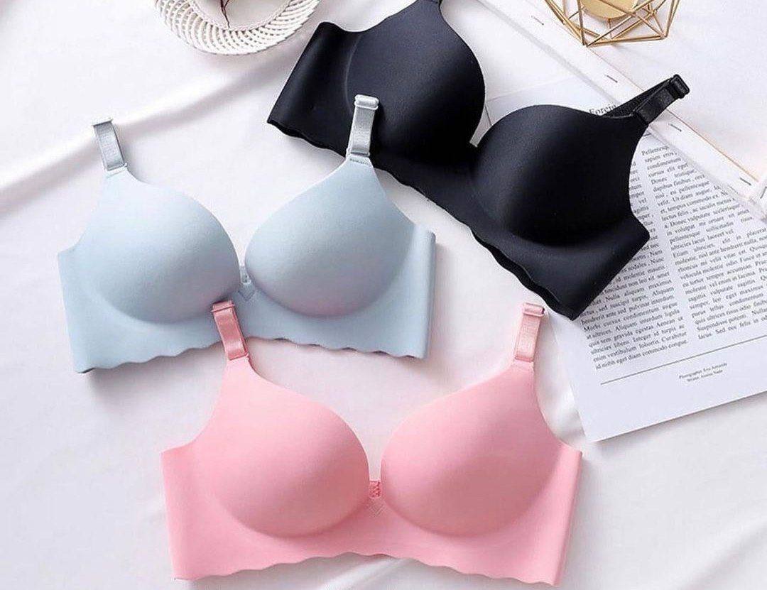 #جديدنا لاينتهي👙
حمالة صدر نسائي👙
درجة اولى…اسفنجة بدون عظم 
كوالتي عالي وخامة راقية✔️
✨ قطعه واحده  مسطح ماتبين تحت ملابس 
✨القماش تركي درجه اولى 💯🇹🇷
✨مريحه جدا بالبس 
✨حمالة الصدر غير مقصوصة بدون خياط 
✨وتسمح بمرور الهواء 

القياسات :- 32/34/38/39
5الوان متوفرة:-
(ماروني-بصلي-بيجي-وردي فاتح-اسود) 

السعر 6 الف


**إذا كنت صاحب هذا الإعلان وتريد حذفه لأي سبب، رجاءا أرسل رسالة إلى الدعم الفني**