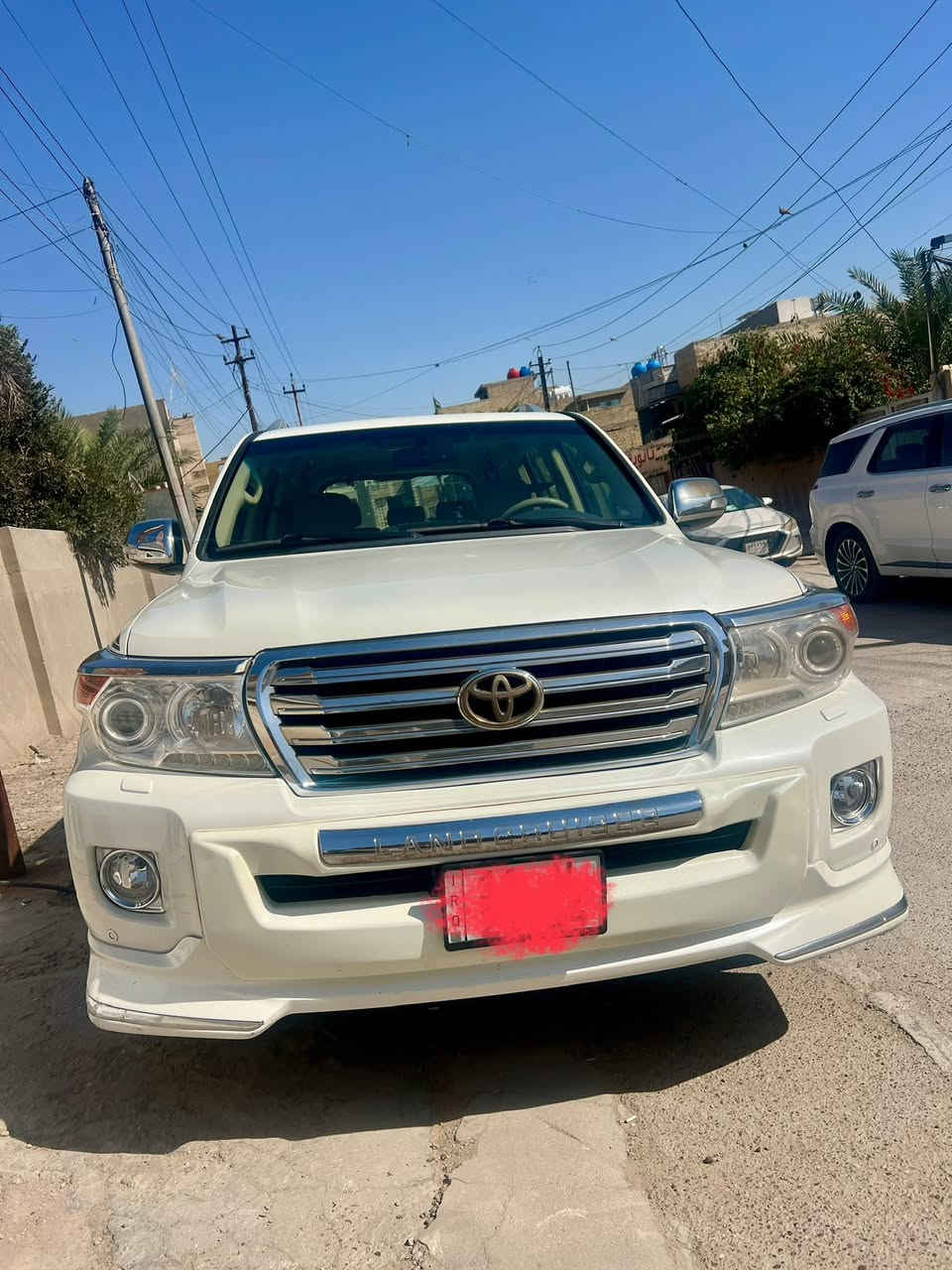 لاندكروز موديل 2014
ماشيه 198 
رقم بغداد ب اسمي السياره 
سنويه منافذه جديده 
كير ومحرك مكفول 
صبغ بيها قطعه وحده وتبديل قطعتين 
السعر  32,000 $ 
***********
