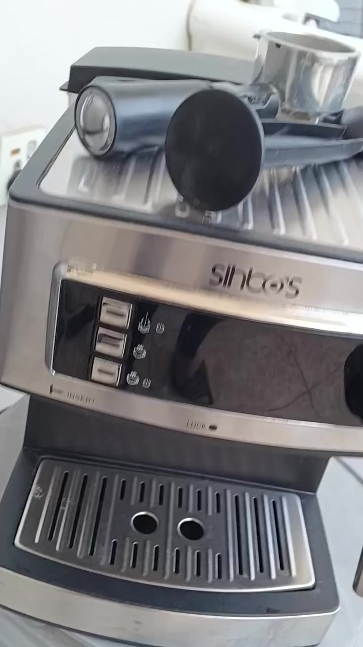 جهاز قهوة شغال بس بيه مشكلة ما يجي الماي ممكن بيه هواء داخل بوري او ترسبات ابيع بهيج حال انطوني السعر وبالعافية
طبعا مابيه كسر ولاشي و وياها بورتافلتروخاشوكة مالتها..


**إذا كنت صاحب هذا الإعلان وتريد حذفه لأي سبب، رجاءا أرسل رسالة إلى الدعم الفني**