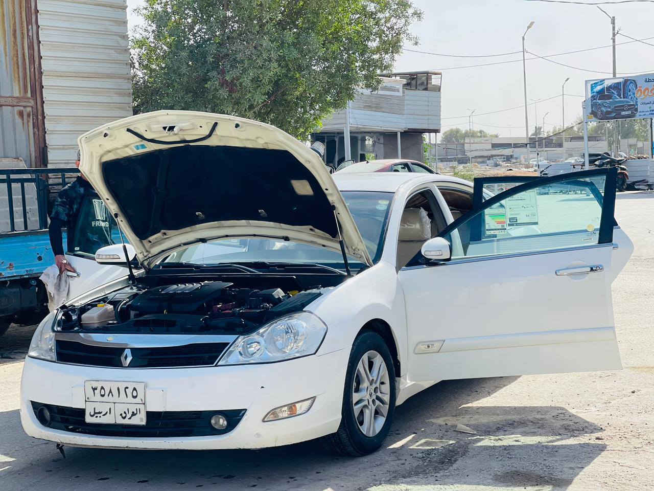 السلام عليكم رينو سافران موديل 2011
كفاله عامه السياره كلش نضيفه 
رقم اربيل تريد وكاله اومداور 
مكاني ديوانية 
*********** ديوانية, القادسية
