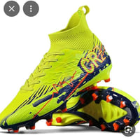 حذاء رياضي • قياس ٤٣ • توصيل