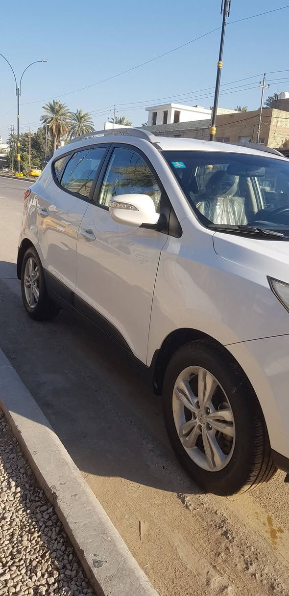 السلام عليكم
للبيع توسان ٢٠١٣ خليجي رقم بغداد

محرك ٢٠٠٠ دووش بلادي كير بلادي
كفالة من الصبغ والحادث مكان السياره كربلاء  الاستفسار ***********
