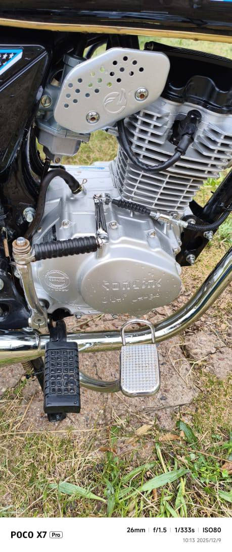 سونك 25 
هندر بدون سلف 
محرك 125
شاشه مكسوره 
مكفولة كفاله عامه ماعدة شاشه مكسوره 
كهربائيات كله شغاله فول
للبيع او مراوس 
اوراق أصولي 
*********** واتساب
