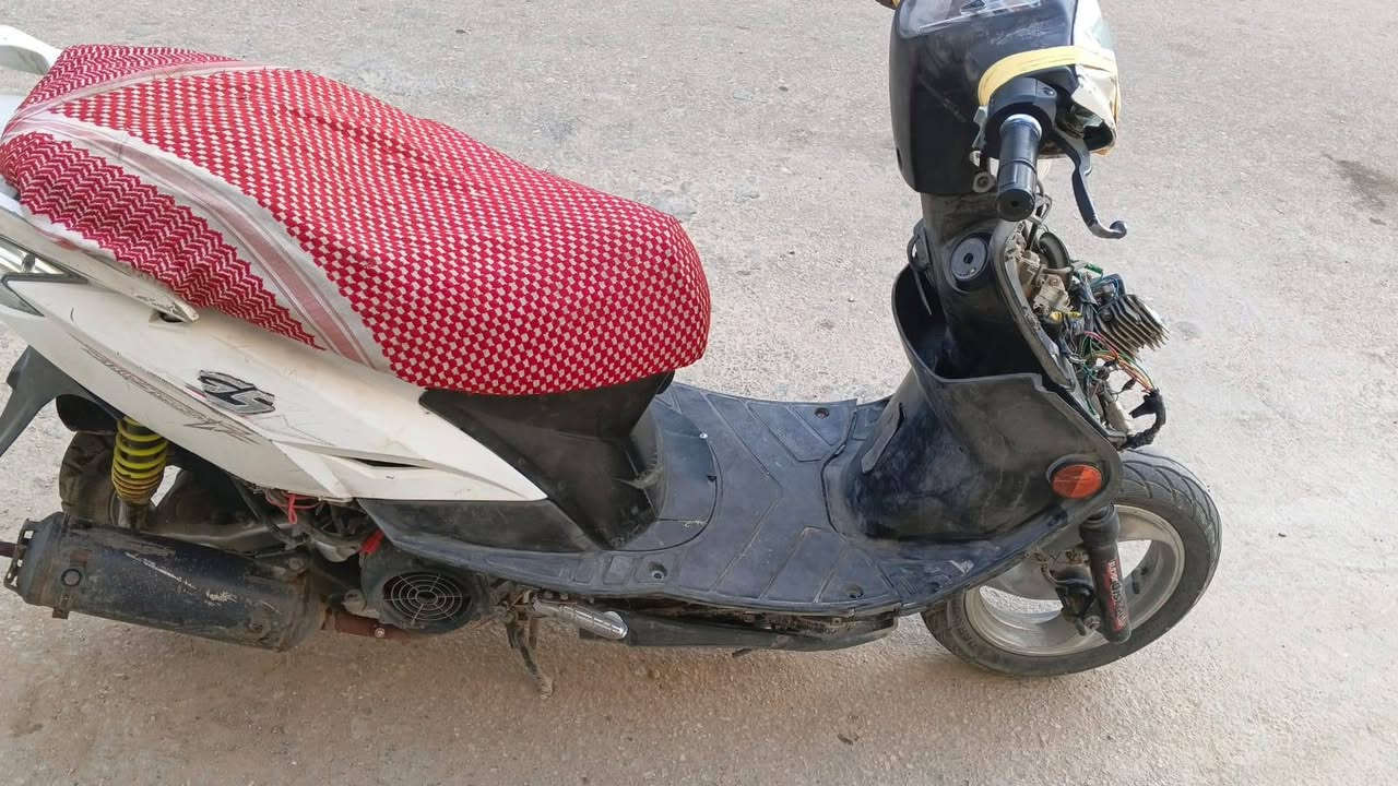كامكو السعر 350وبيها مجال شلعه تخبل مامفتوحة متوازي علئ بيعتها كلها شغاله كهربائياتها مامتواجد عل فيس ***********

