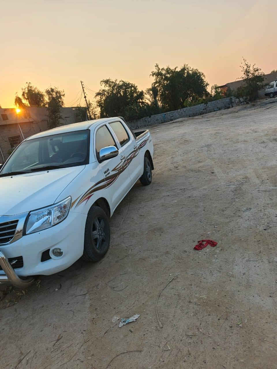 هايلوكس اوتوماتيك موديل 13شاصي 19ماشي 263مكينه شركه لا تبخير ولا تنقيص السعر 216وباقي التفاصيل بالسونار عنوان بغداد ابو غريب واتساب ***********
