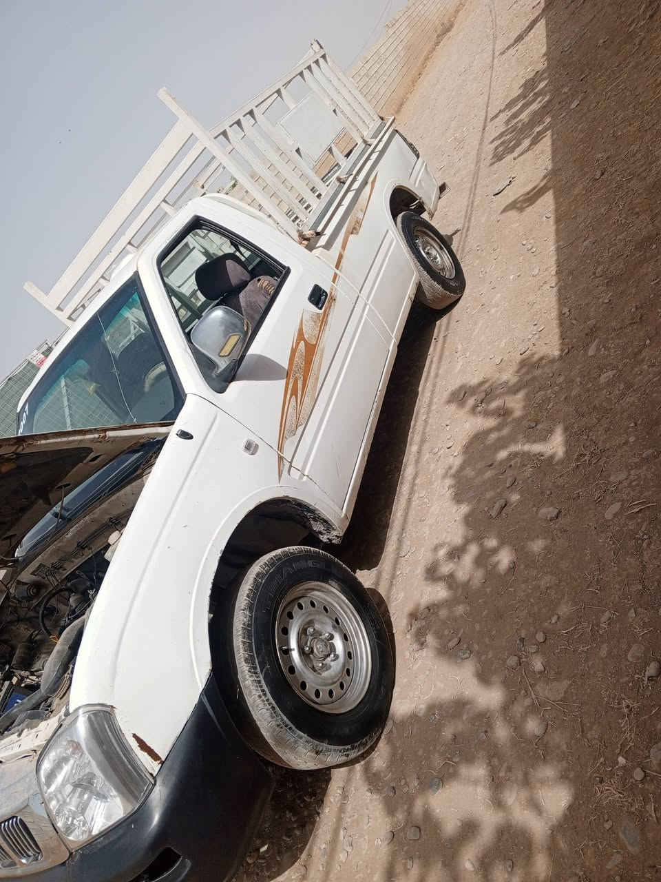 ئەم  سەێارە بۆفرۆشتن دووهەزارو عەوتە بۆنیتی بۆێاخەکامل تەعمیرە وە بەشەرت شوێن چوارقورنە*********** ؟***********
