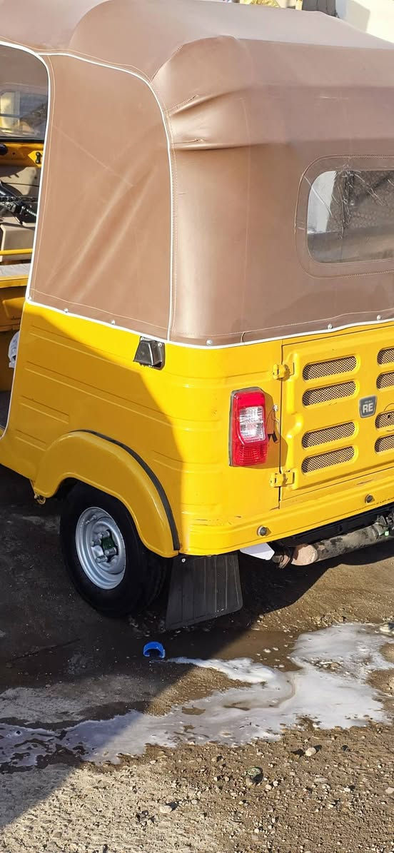 السلام عليكم تكتك لبيع كشره كفاله وراق وكيله سيد خلدون مكاني لمجر لكبير سعر 5 و  500وبيه مجال ***********
