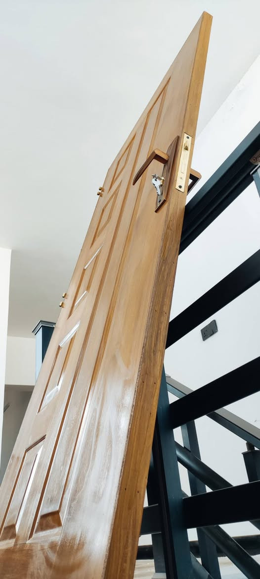 السلام عليكم ورحمة الله وبركاته
باب مع الملحق للبيع
 الطول = ١٧٩ سم
العرض = ٨٩ سم
الباب جديد وليس نضيف ومطابق للصورة ١٠٠% 
السعر // ((١٣٠)) الف فقط
العنوان // بغداد > البياع 
للتواصل بالخاص
 والماعنده امكانية ياخذه بلاش والله يرزق الجميع.


**إذا كنت صاحب هذا الإعلان وتريد حذفه لأي سبب، رجاءا أرسل رسالة إلى الدعم الفني**