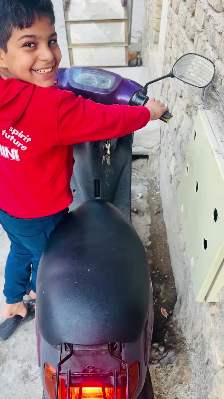 السلام عليكم ورحمة الله وبركاته
دراجة قرده. تخبل كلش نظيفه

 من شلعه لا مفتوحة ولا مجفته

 بلاديه  كلشي شغال. من هورن سلف اشاير  

مدينه الصدر. قطاع 25. ***********  لسعر 300 بيهة مجال. والله لشراية
