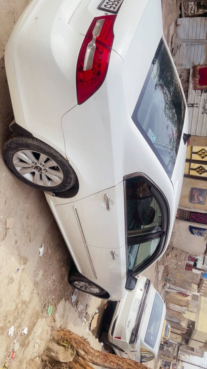 السلام عليكم السيارة جاهزة من كل شي عدادية جديدة السيارة حلوة تخم تاير جديد  الستفسار ***********      ***********
