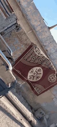 سلام عليكم بيت للبيع منطقة حي العسكر ي مجاور بيت غيدان وبيت حسن حاجم مساحه ٣٠٠ يتكون من غرفتين نوم وصاله واستقبال ومطبخ وحمامات للستفسار التصال على 
‎0782 563 2908 للعلم انا مكلف في النشر الشراي يخابر راعيه
