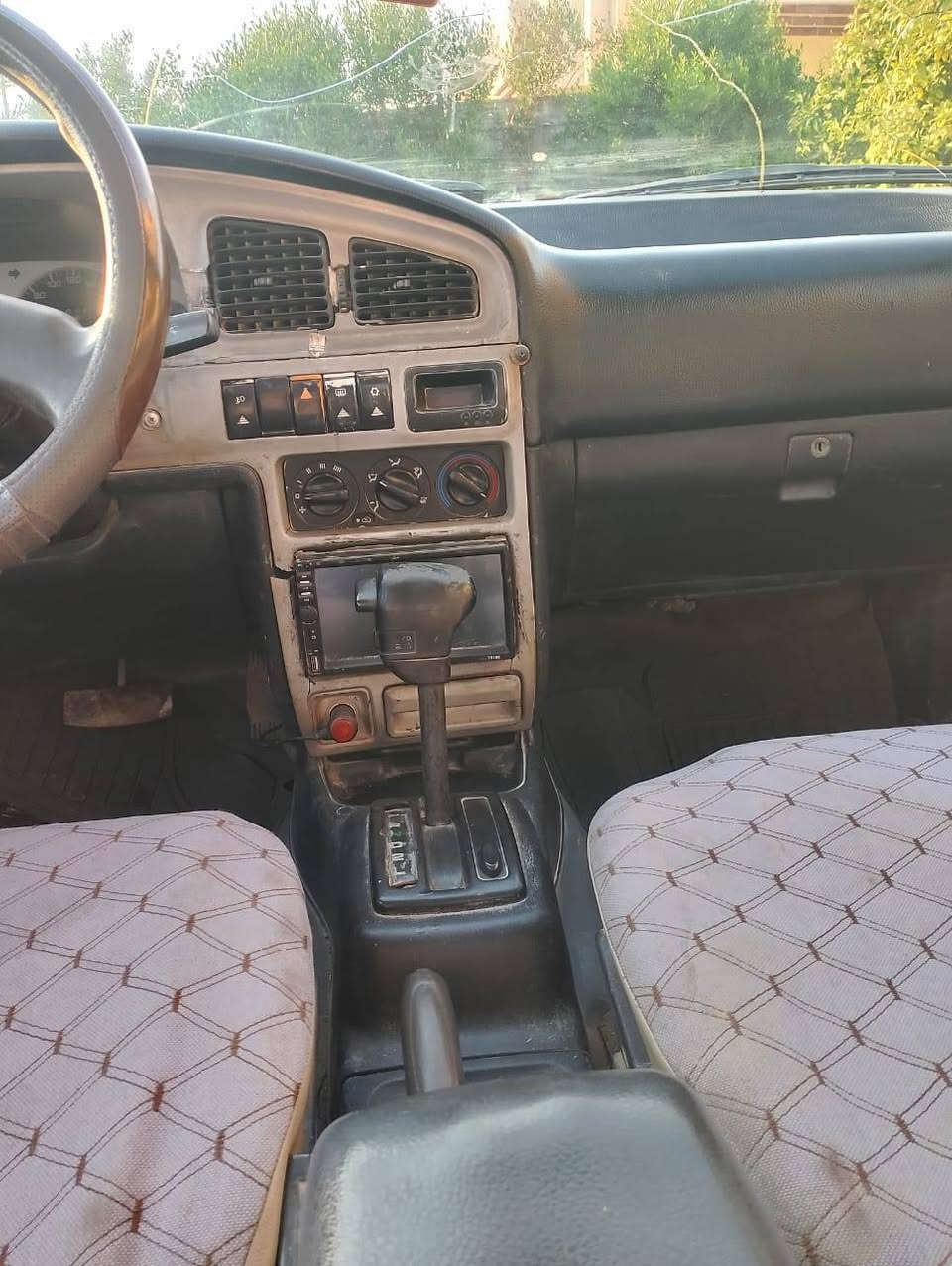 سلام عليكم النتره دمعه موديل 93محرك جديد كير اتوماتيك تخم تاير جديد صدر جديد كهربائيات كله شغاله دافئه تبريد ثلج العنوان التاجي منشأه نصر رقم الهاتف/***********/0706399068
