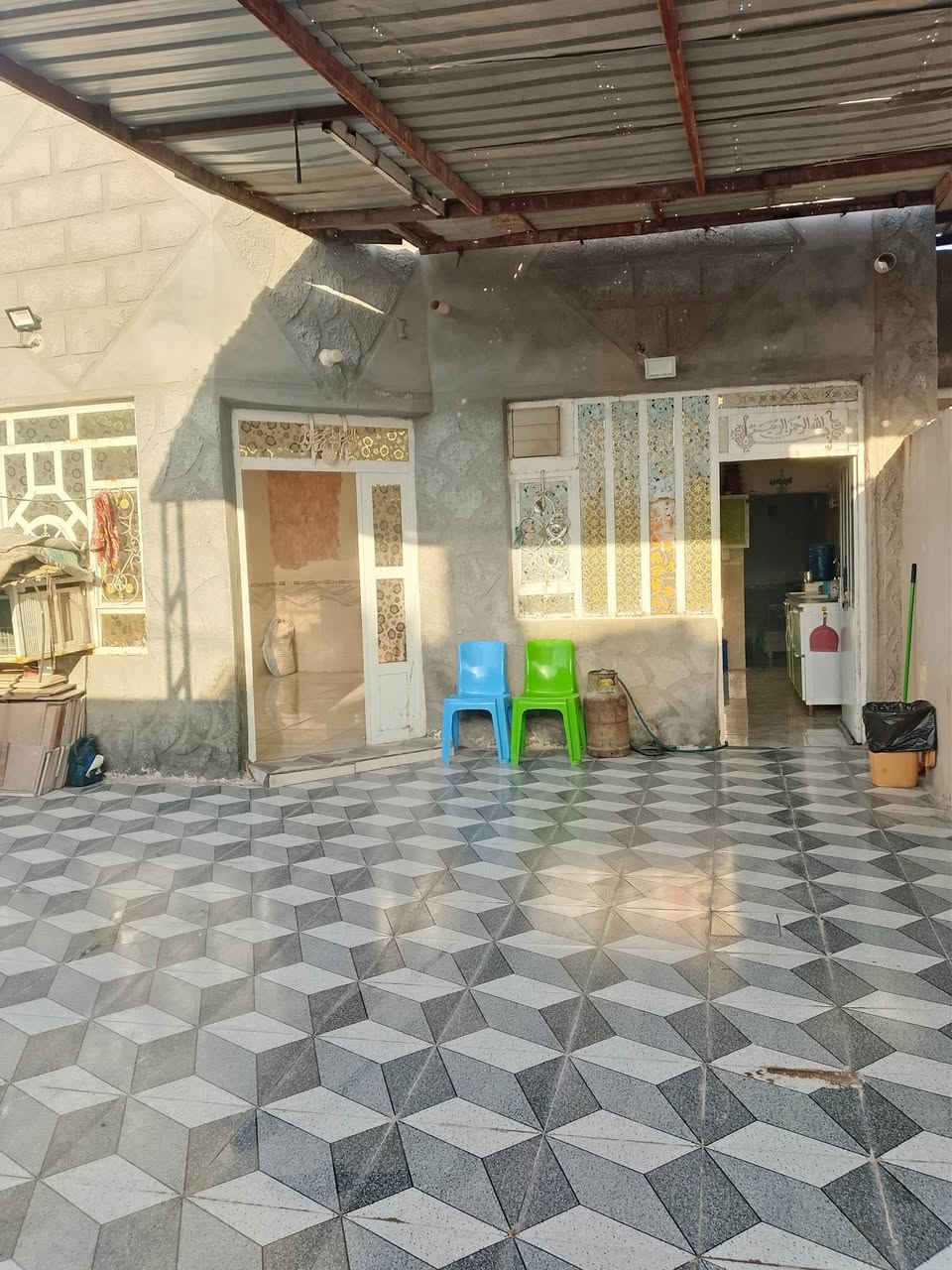 وافق سلام عليكم مشتمل 150طابو زراعي غرفتين وصاله ومطبخ وستقبال خدمات جاهز للسكن شارع 30السايدين بلفرع يبعد عن تبليط 70متر مكلف ***********

