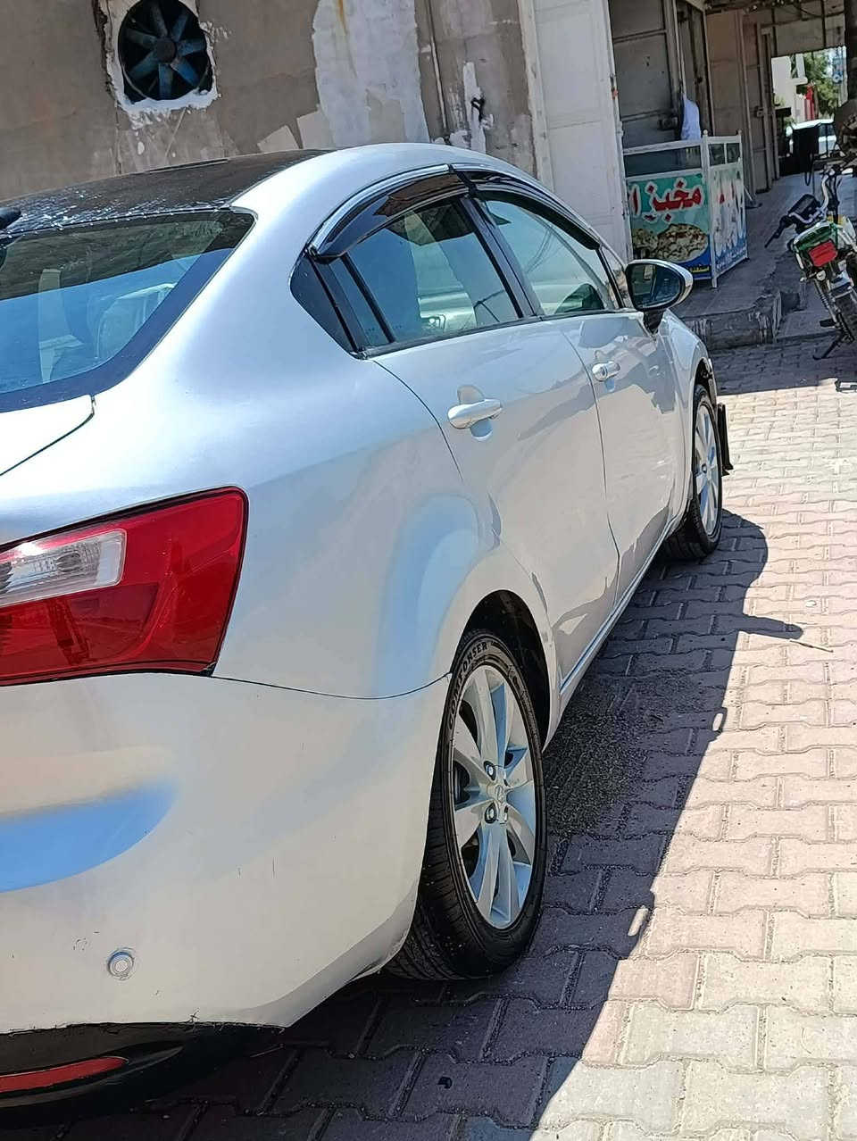سلام عليكم سياره كيا ريو موديل 13 كير محرك بشرت تبريد تتفيه شخال كهربايات كولهه شخال تخم تاير جديد بطاريه جديد شاشه كامر كوشنات مدوشمه جديد كير اوتو لايت علي او ناصي زنون رقم ديالى بسمي بشرت تحويل كود بانزين بيهه سكن خانقين رقم تليفون  *********** سعر 80بي مجال

