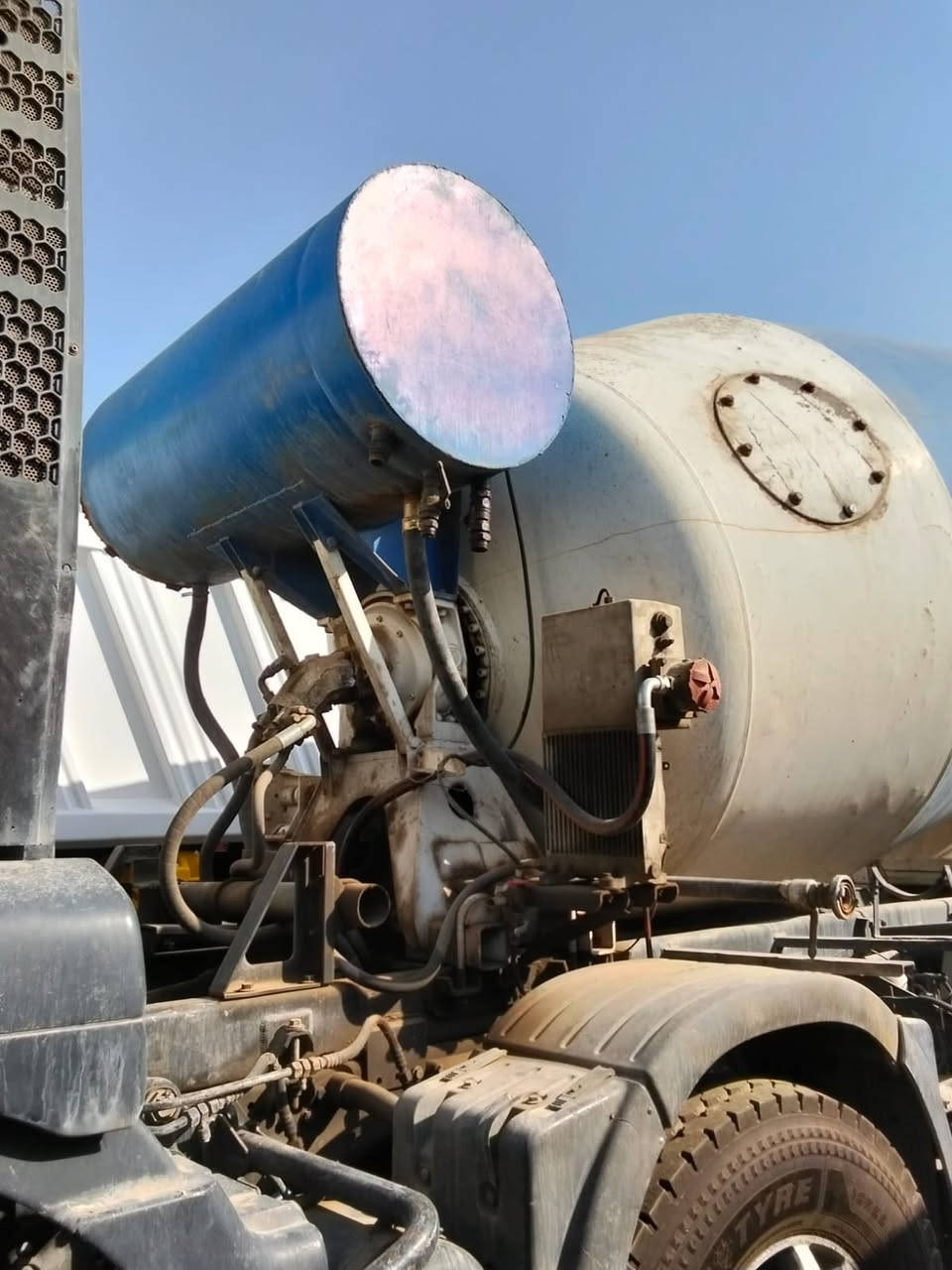 جدر للبيع 10 متر سجاجين جديد ملفوف***********
