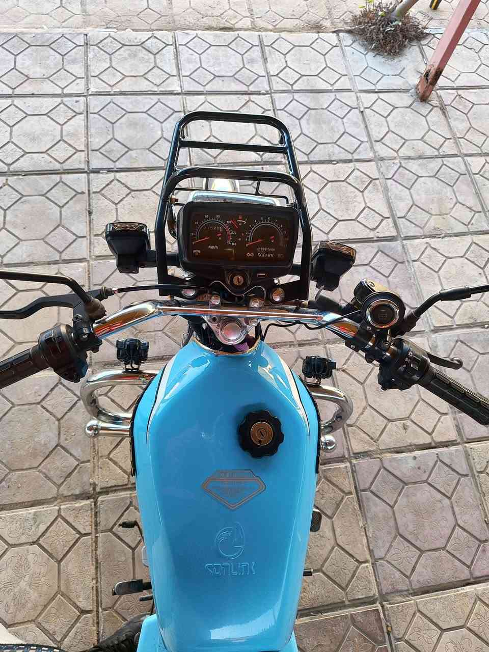 سيفان رقم وسنوية باسمي دراجه كلش نضيفه تشيغل عن بعد سلف بصمه كلو شغال  السعر 1875 الاتصال ***********
