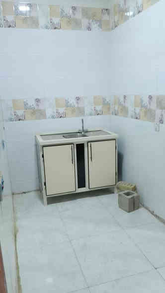 للايجار في السيدية
شقة طابق ثاني تحتوي على غرفة وصالة ومطبخ وصحيات 
الموقع شارع العلوة 
ترهم طلاب أو عائلة
السعر الايجار 550
للاستفسار مراجعة مكتب الكرم  للعقار 
او الاتصال على الارقام التاليه 
***********
