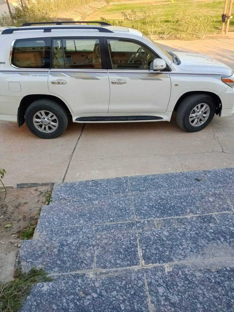 لاندكروز ٢٠١٠ بريم فول مواصفات  .. صبغ شبر في باب ألجنطه فقط ..  السعر ٢٩٠ ورقة المكان بغداد للأستفسار ***********
