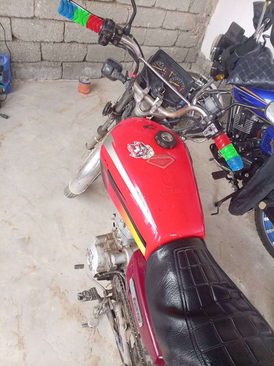 السلام عليك درجة سيفان محرك 150 شرط محرك ما مفتوح سعر 300 بي مجال مكان بيجي حي سكك
تصال على هاذه رقم***********
