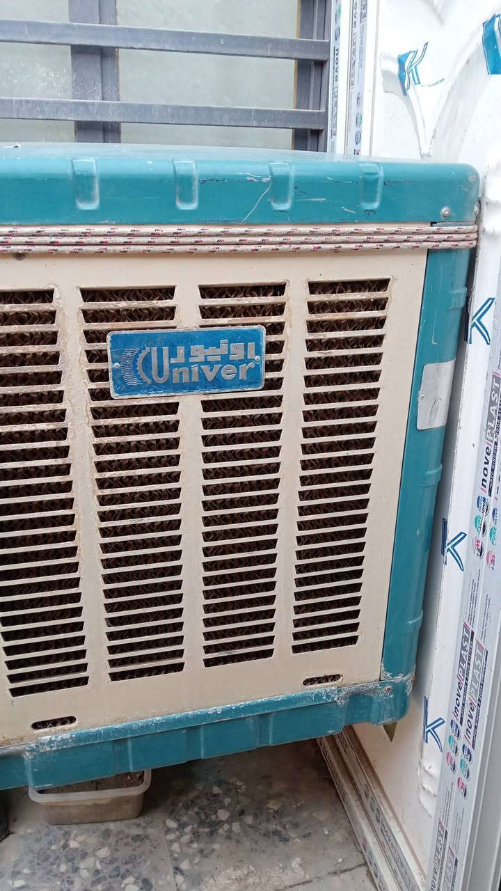 مبردة الأصلية للبيع اخت الجديدة حجم كبير الحلفات كارتون السعر ١٢٥الف للاتصال او  على الواتساب ***********
