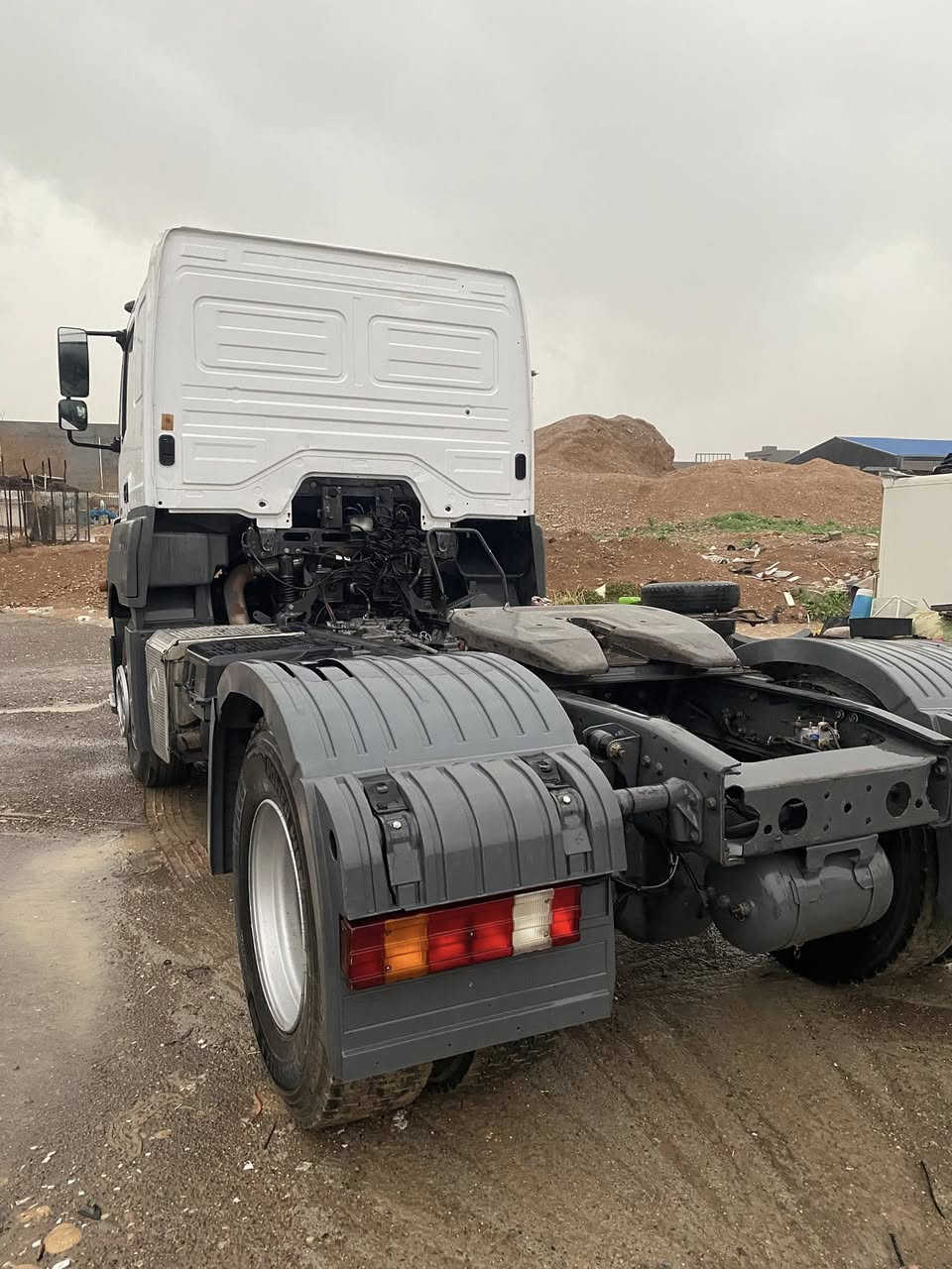 راس تريلة اكسور 2005تبريد هاف سلاجة كير عادي مربوط فلات سنوية جديد سعر150 مكان اربيل ***********/***********
