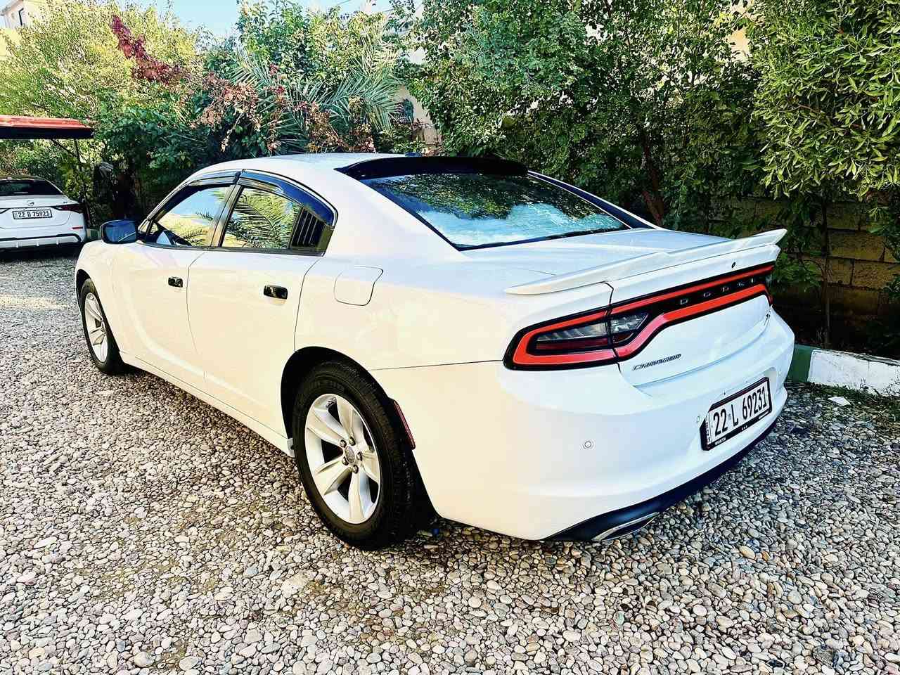 #للبيع ..
جارجر 2015 وارد أمريكي مواصفات SXT 
* بصمة تشغيل و بصمتين أبواب
* تشغيل عن بعد
* كشنات مخمل و كشن السايق كهرباء
* لايتات زنون
* تحكم ستيرن جهتين
* مثبت سرعة
* شاشة كبيرة أندرويد
* أضائة كاملة فول LED
* حساسات خلفية
* كاميره دوارة
* تبريد خلفي 
* شواحن خلفية 
*سستم كماليات كامل خارج وداخل 

السيارة كلين مكفولة من الحادث والتبديل محرك 6سلندر 3600 رقم اربيل بأسمي شرط التحويل ماشية 114 الف ميل محرك وكير شرط وما مشتغلة خط سيارة نظيفة السعر 210 وبيه مجال  

الأتصال *********** _
