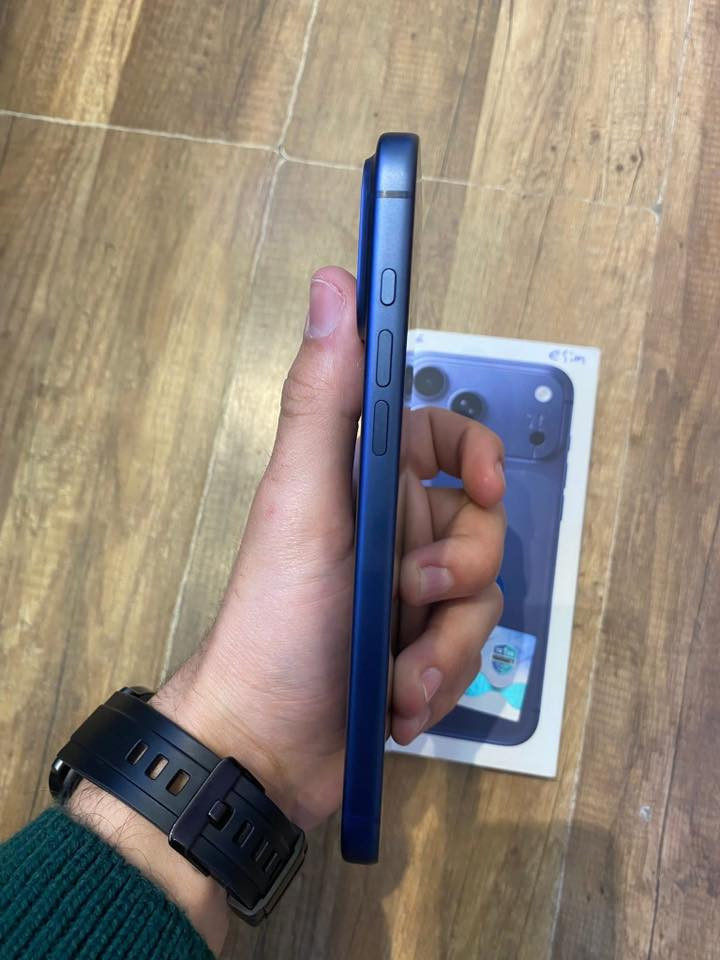 ايفون 17 برو ماكس  256 بطاريه 100  مشحون 4 مرات مستعجل  اريد ابيع. السعره 1500  قفل محتاج اريد ابيع مطلوب  الرقم*********** فقط اتصال ع رقم
