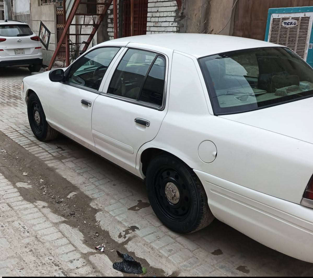 سلام عليكم من رخصه الادمن
فورد كراون فكتزريا بوليسي موديل 2007
محرك،8 سلندر 4600 بلادي
سياره حلوة معنى الكلمه
 مكفوله من الكير و المحرك 
تراتيك للبصره
تبريد شغال تخم تاير
بيهة صبغ الصطحيات ابيع صبغ عام بدون دواخل وتجي وشوف
رقمها بغداد الانكليزي الجديد 
سعرها 85$ وبيها مجال للطيبين 
مكاني بغداد الاستفسار /
*********** 
***********
