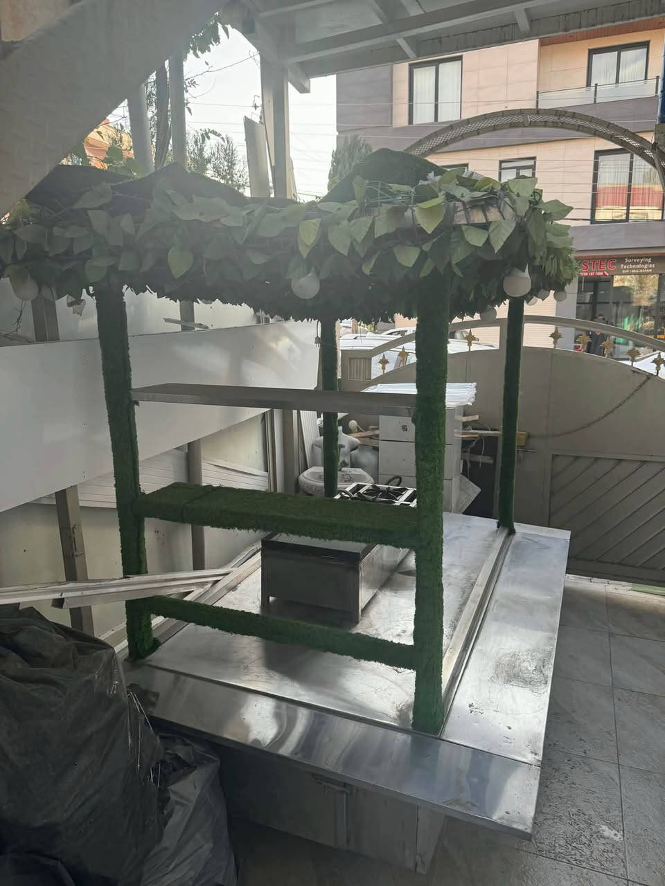 ئەم عارەبانەیە بۆ فرۆشتن کامل عەشیایە بی کەم و کورتی کامل ستیلە شتیکی پاک و بی عەیبە ئیشی پێ نەکراوە سعری ٤٥٠ هەزارە مەعالە *********** -*********** دار بنديهكان, السليمانية
