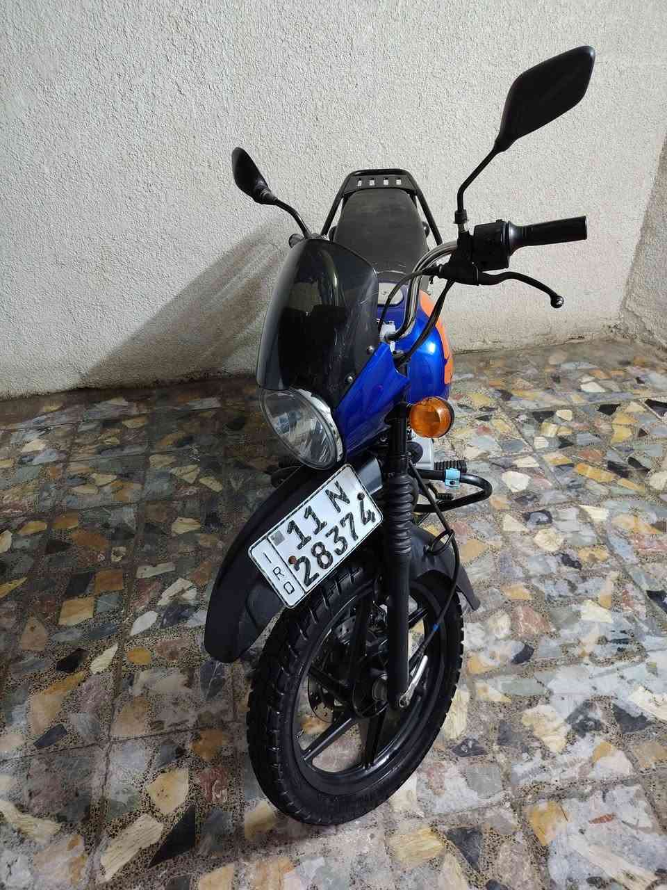 للبيع بوكسر /موديل ٢٣ دراجه نضيفه مامتعوبه ماشيه ٢٣ رقم انكليزي سنويه بأسمي خير من الله سعر المطلوب مليونين ونص بيها مجال بسيط للشراي مكان الدراجة بغداد الكفاح /الاستفسار ***********
