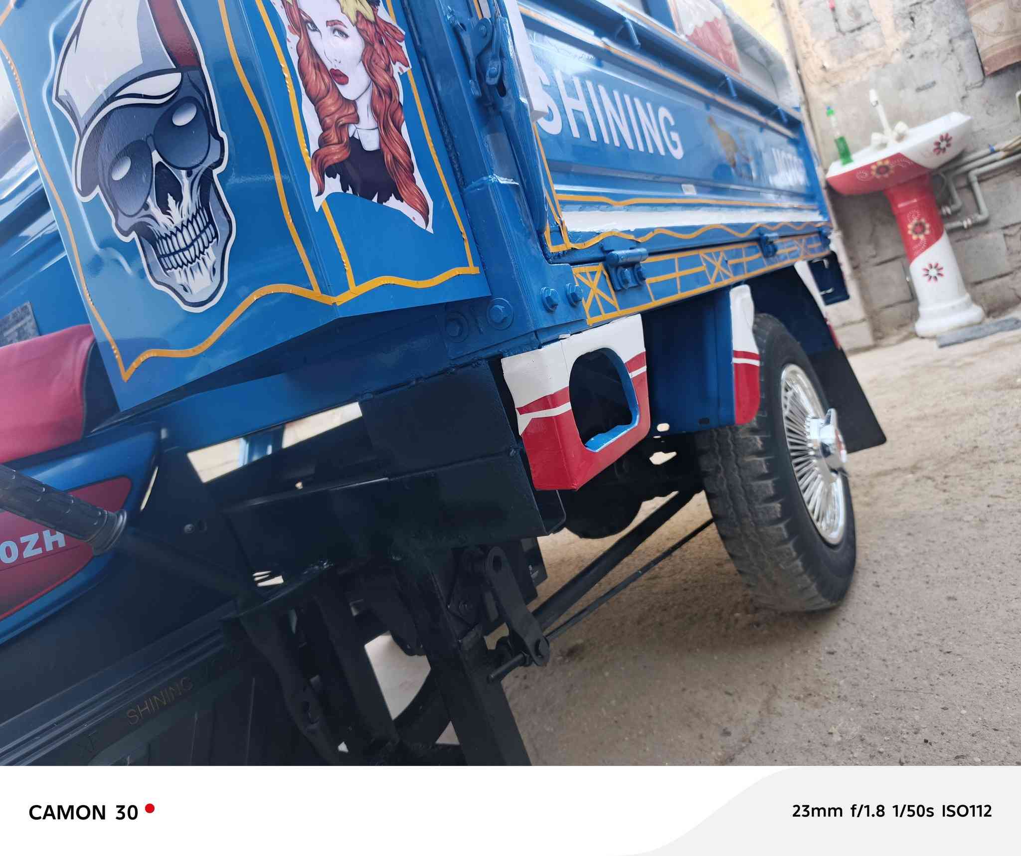 سلام عليكم ستوته جمره للبيع موديل 2016 اوراق اصولي شاصي كهربائيات ركبه مكفوله السعر مليون 550 وبيها مجال انتصل علئ الرقم و تتدلل ***********/***********
