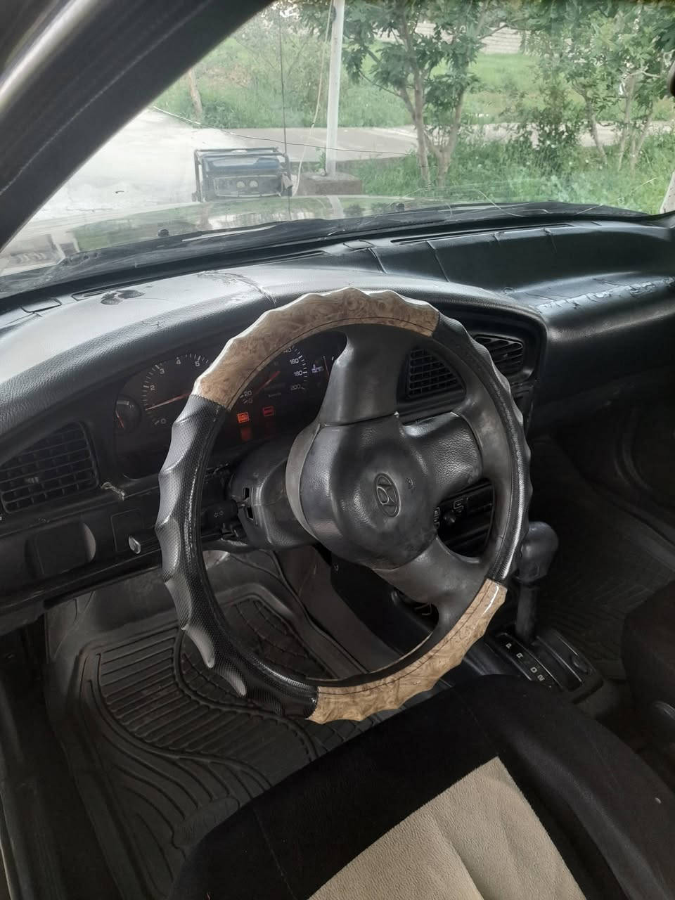 السلام عليكم هونداي النترا ١٩٩٣فول اوتماتيك مكينه وكير كفاله تخم تايرات صدر جديد كهربائيات كلهه شغاله تبريد تدفئه خير من الله مصبوغه اقل حزام  بدون ضرر غرفه تخبل رقم ديالى دولي السعر ٣٦$ وبيه مجال قليل والسوك كلشي بيه للاستفسار اكثر الاتصال على الرقم[***********][***********] سياره مال جناي وشرط التحويل؟؟
