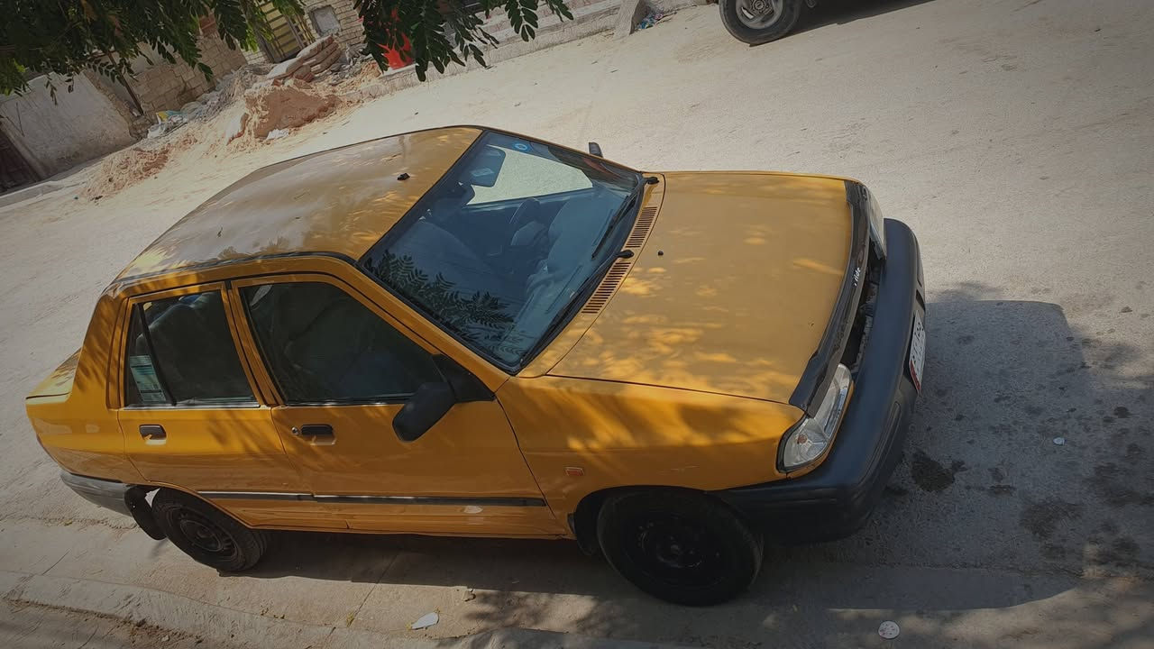 السلام عليكم  سايبه ١٨
بغداد الشعب
السياره مضروبه بجم ومعمره 
وبيها شويه خياسات بلجاملغات 
اخوان السياره رايدها ٣٤ ورقه 
كير ومكينه زينات
 ***********
